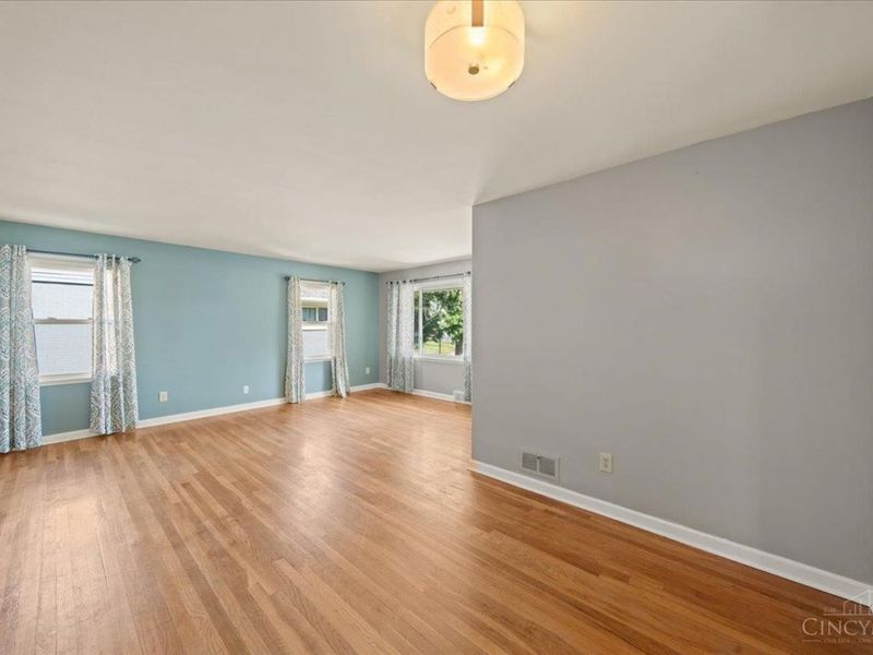 7823 Greenbriar Lane, Madeira, OH 45243 Photo 8
