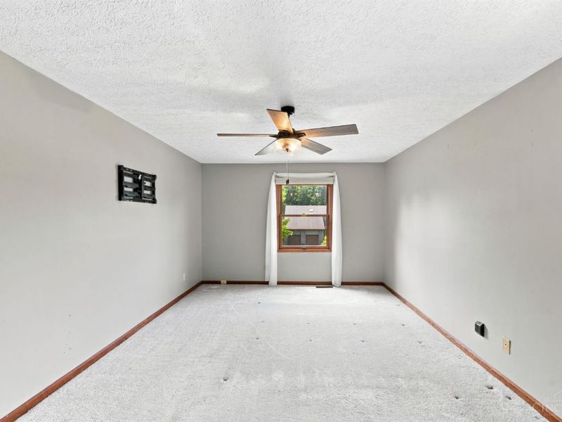 6980 Dovehill Lane, Green Township, OH 45248 Photo 15
