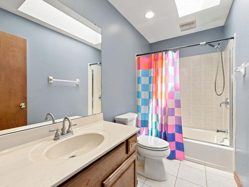 6980 Dovehill Lane, Green Township, OH 45248 Photo 22