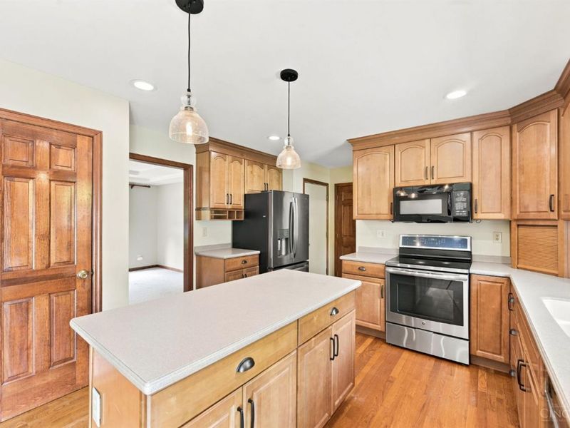 6980 Dovehill Lane, Green Township, OH 45248 Photo 3