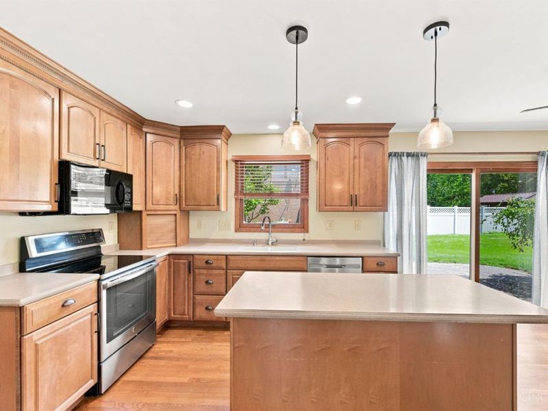 6980 Dovehill Lane, Green Township, OH 45248 Photo 6