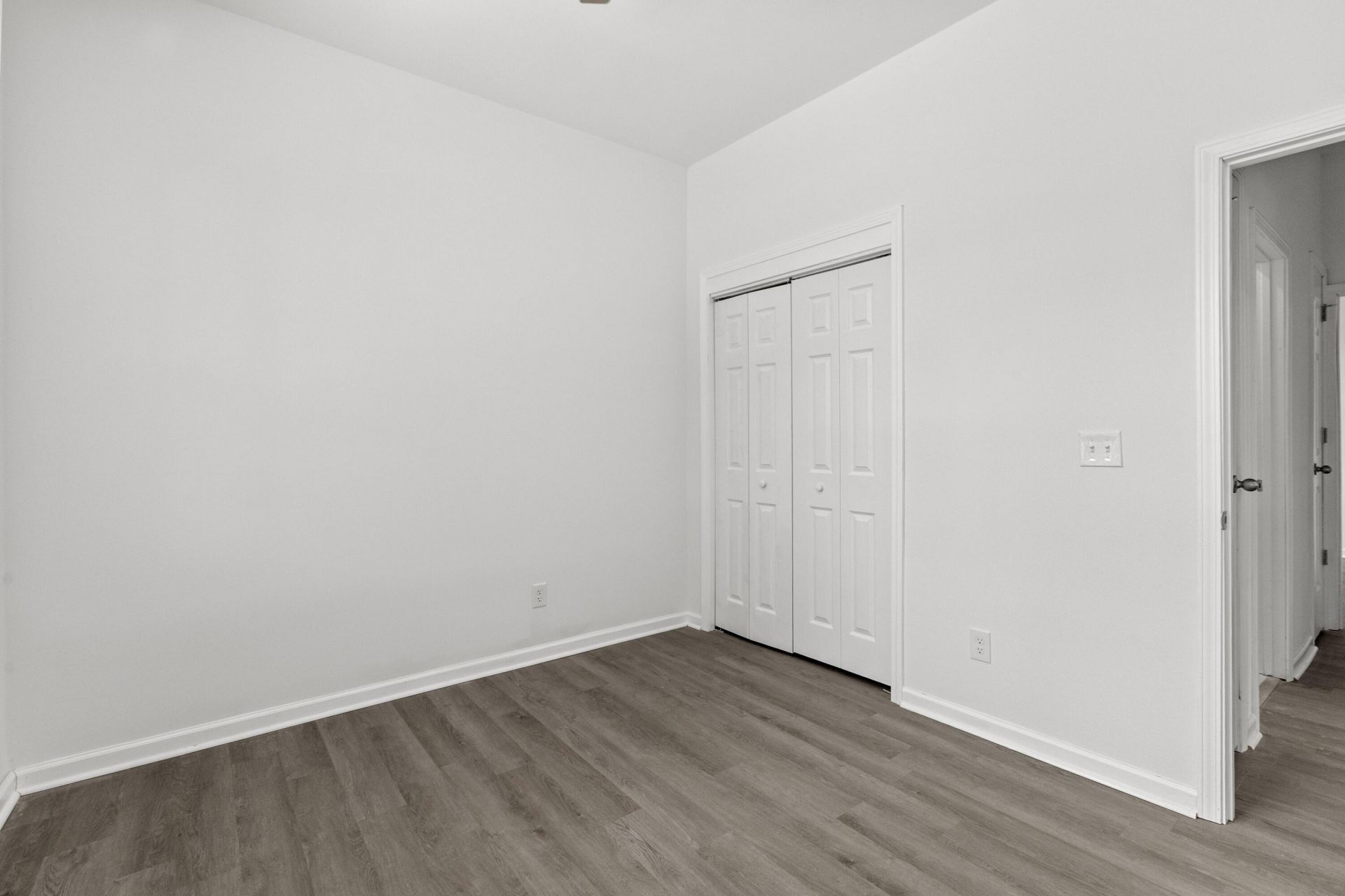 2013 Robertson Boulevard Photo 14