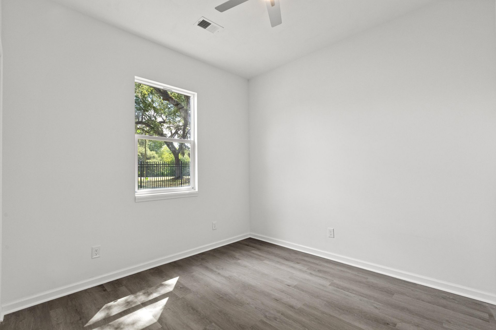 2013 Robertson Boulevard Photo 18