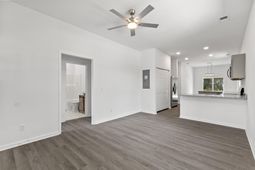 2013 Robertson Boulevard photo 4
