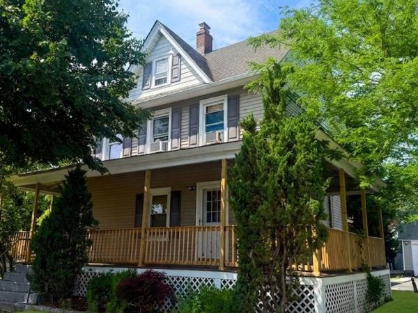 721 S Wellwood Avenue , Lindenhurst, NY 11757