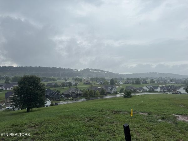 325 Eagle Point Drive, Loudon, TN 37774