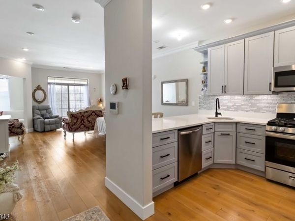 302 Fischer Ct, Rockaway, NJ 07866