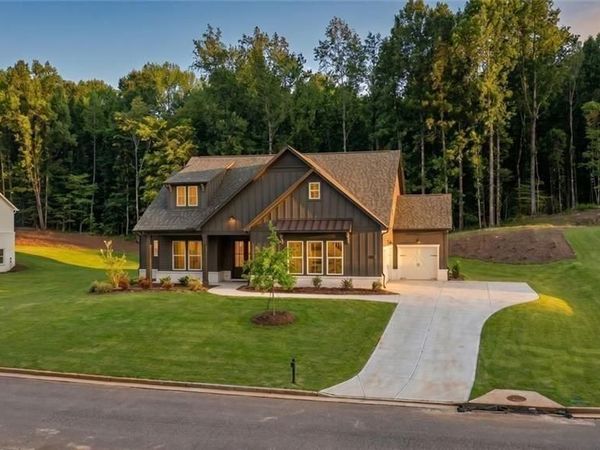 8340 Creekside Overlook Drive, Gainesville, GA 30506