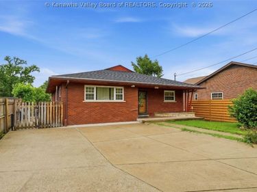 893 Poplar Road, Charleston, WV 25302