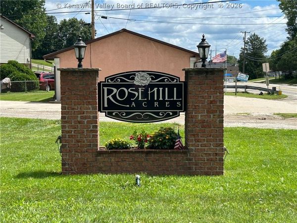 31 Thorn Bush Road, Scott Depot, WV 25560