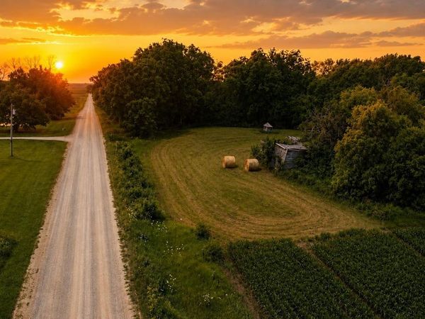 20553 150th Street, Holland, IA 50642