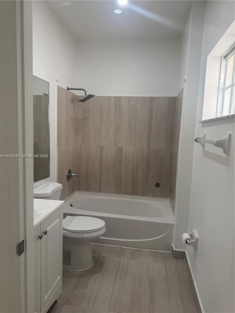 6912 NW 179th St , Unit 107-3, Hialeah, FL 33015 Photo