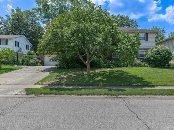 851 Weybridge Drive, Springfield, OH 45503