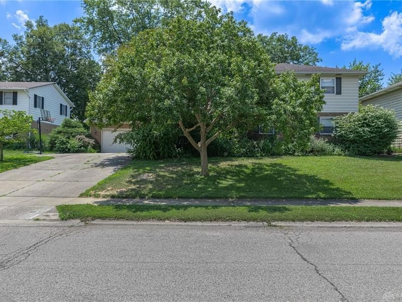 851 Weybridge Drive, Springfield, OH 45503 Photo 1