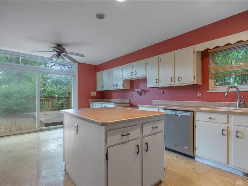 851 Weybridge Drive, Springfield, OH 45503 Photo 10