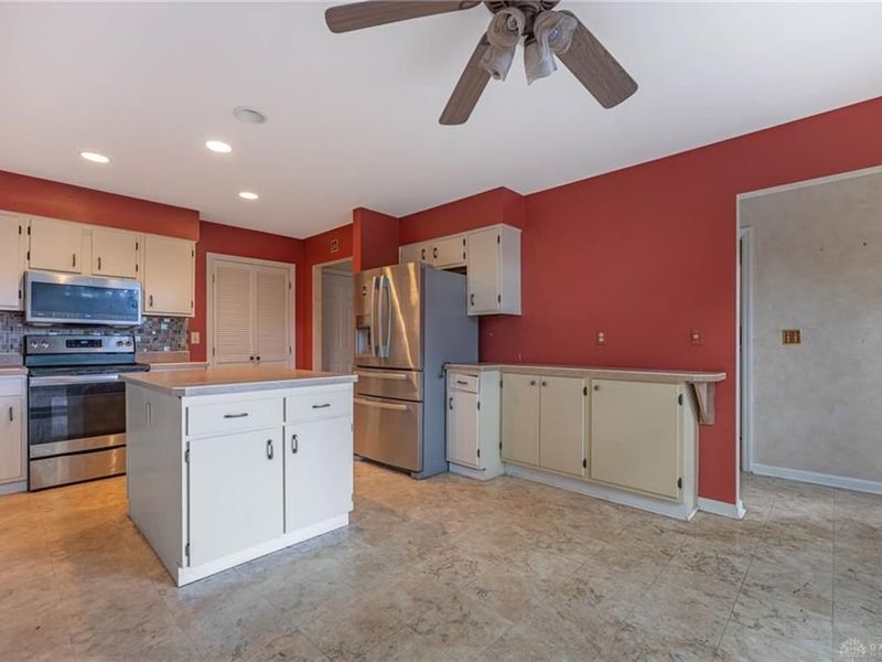 851 Weybridge Drive, Springfield, OH 45503 Photo 12