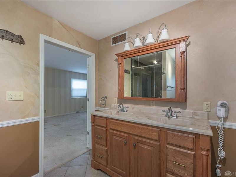851 Weybridge Drive, Springfield, OH 45503 Photo 17