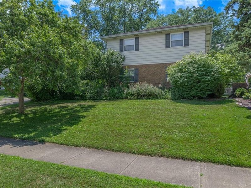 851 Weybridge Drive, Springfield, OH 45503 Photo 2