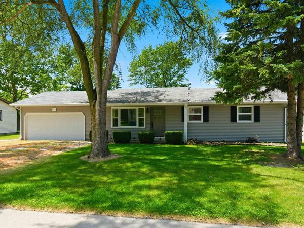 609 Maxine Drive, Ossian, IN 46777