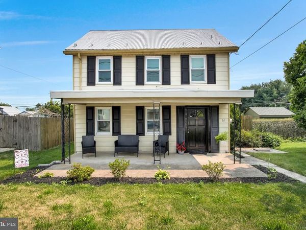 61 W MAIN STREET, NEW KINGSTOWN, PA 17072