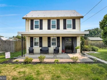61 W MAIN STREET, NEW KINGSTOWN, PA 17072