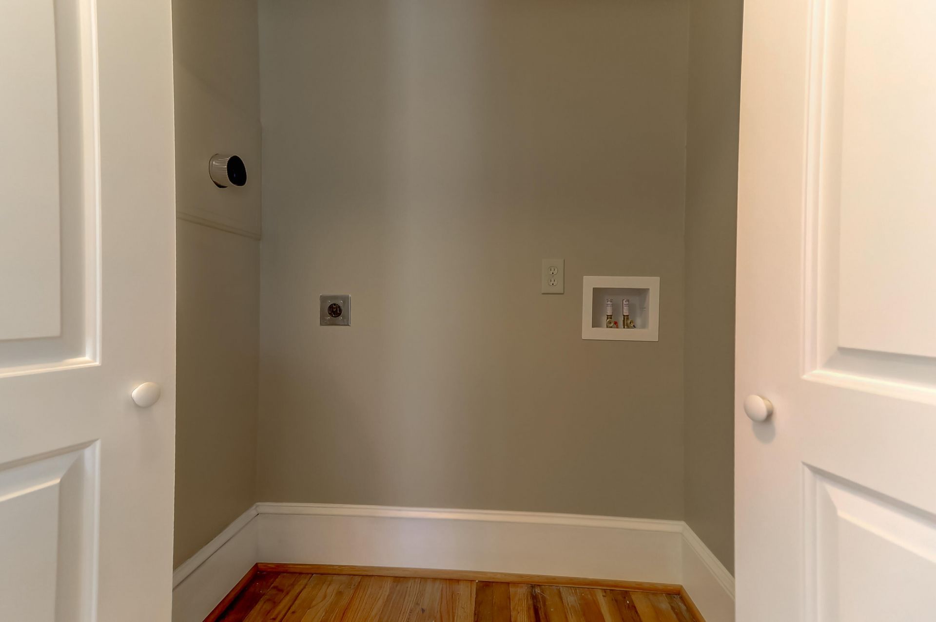 5002 Alpha Street Photo 11