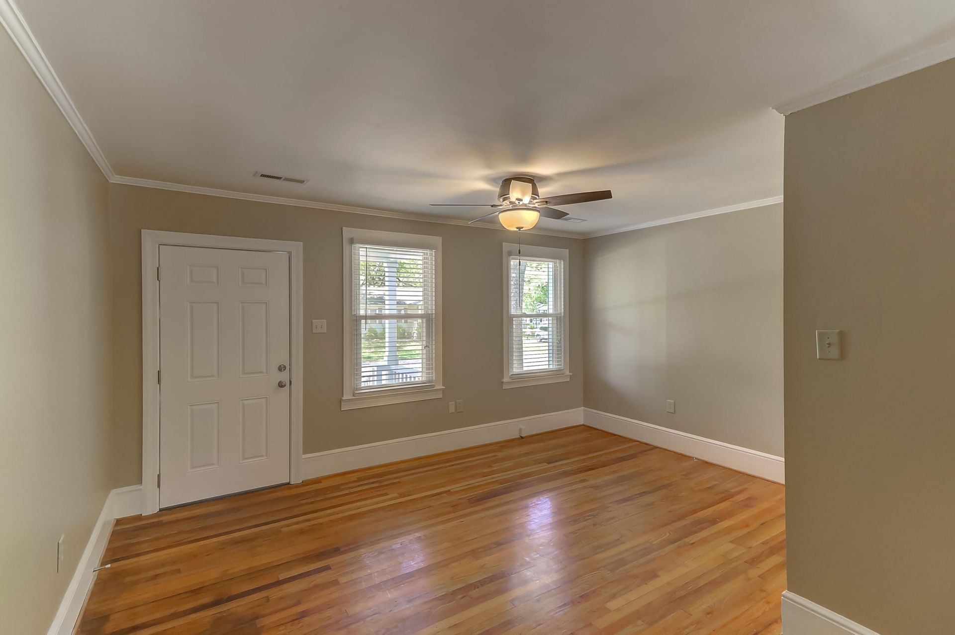 5002 Alpha Street Photo 12