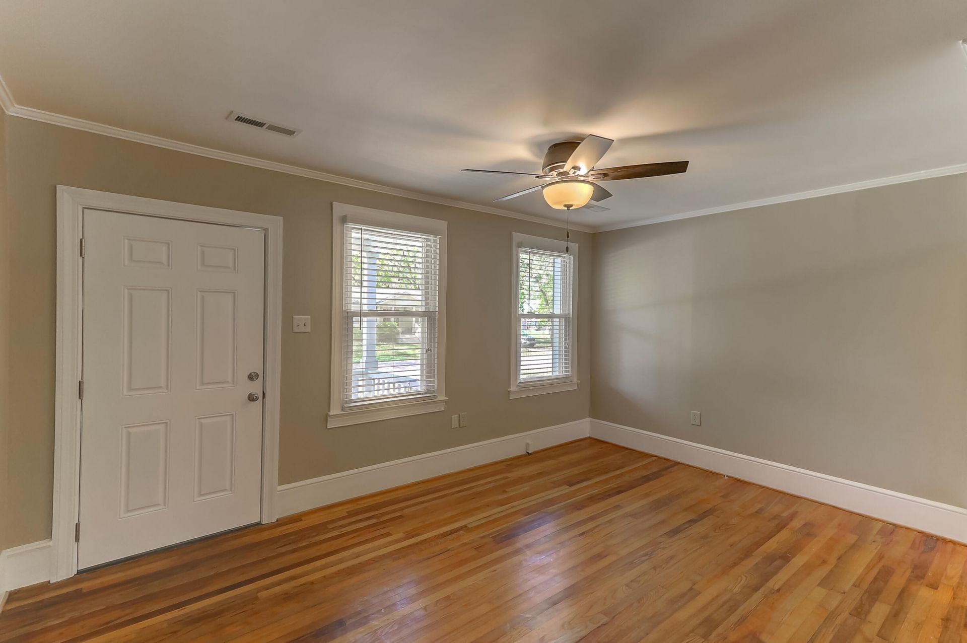 5002 Alpha Street Photo 16