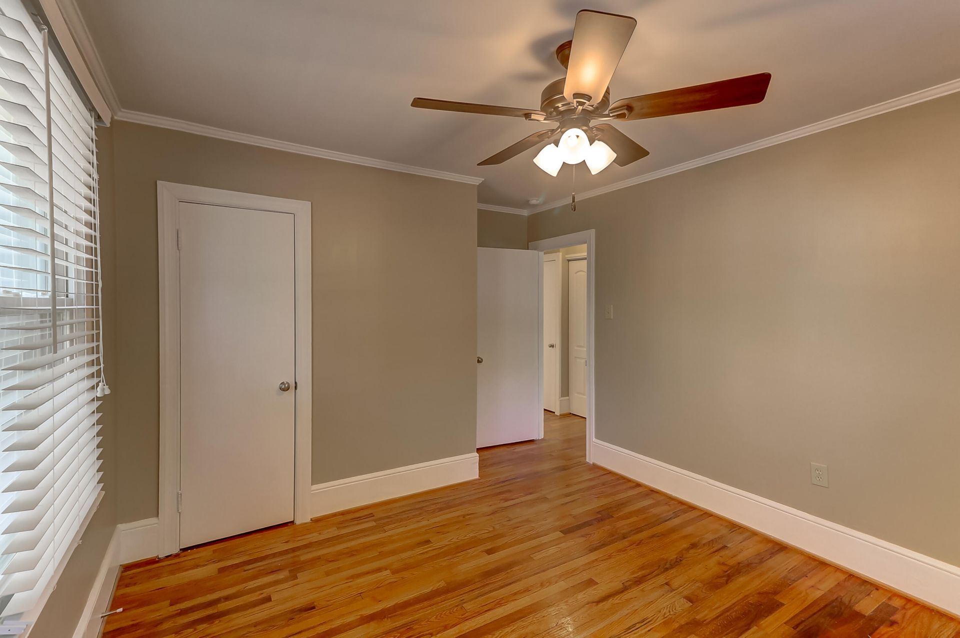 5002 Alpha Street Photo 23