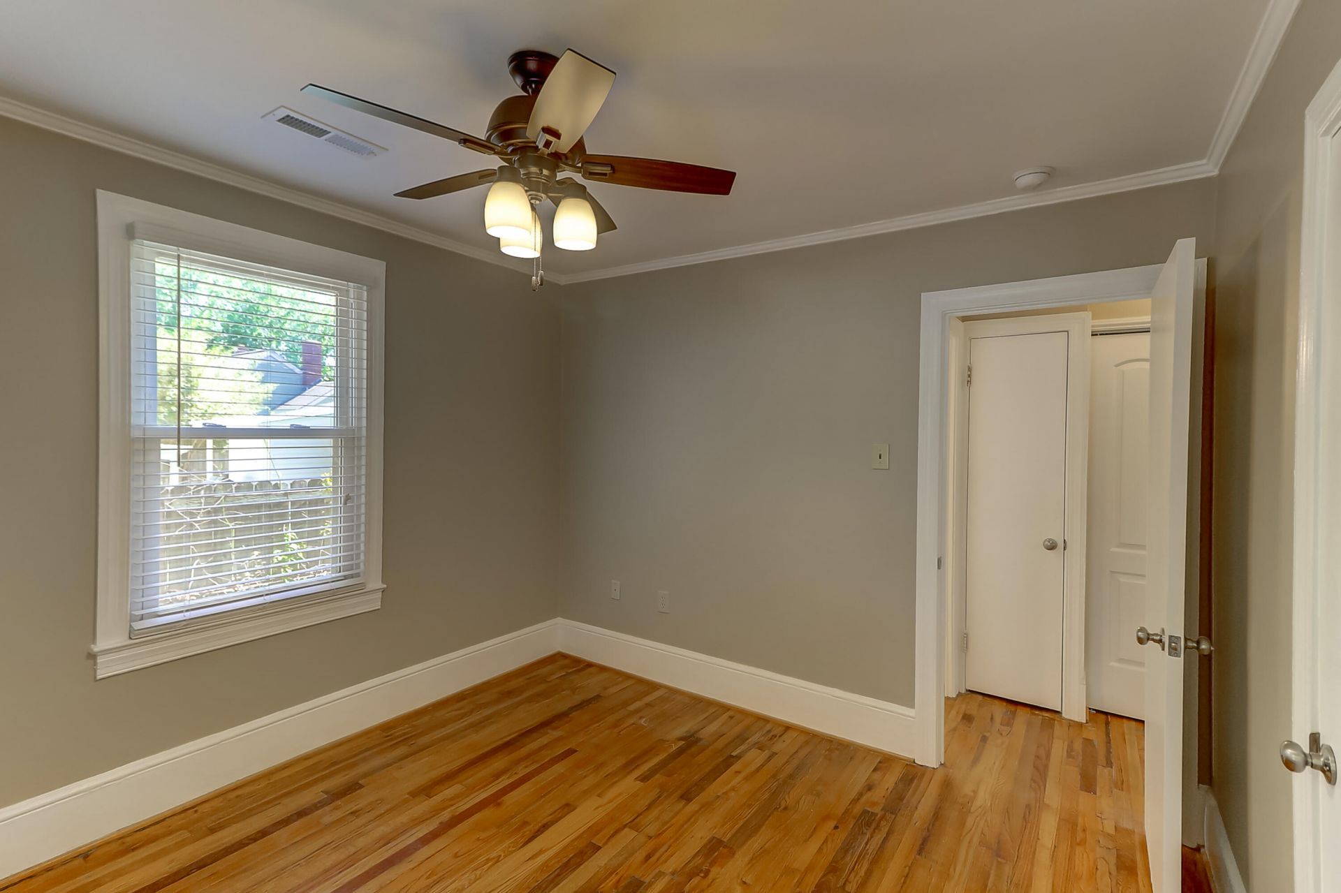 5002 Alpha Street Photo 28