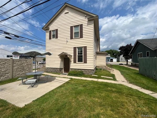65 N Washington Street, Oxford Vlg, MI 48371