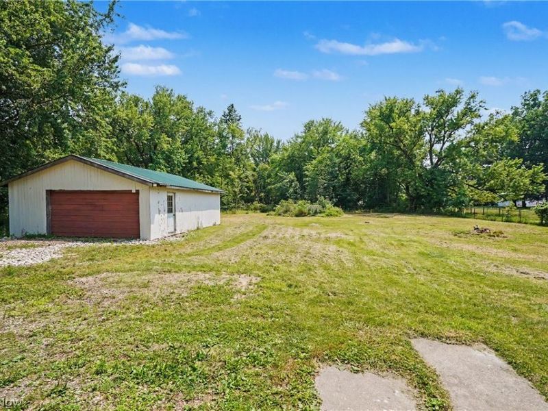 9470 Tallmadge Road, Diamond, OH 44412 Photo 15