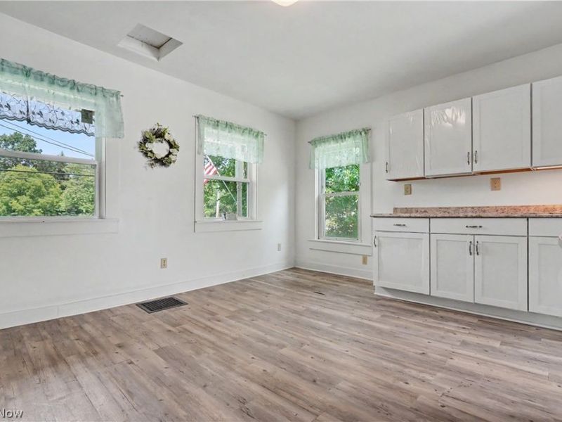 9470 Tallmadge Road, Diamond, OH 44412 Photo 20