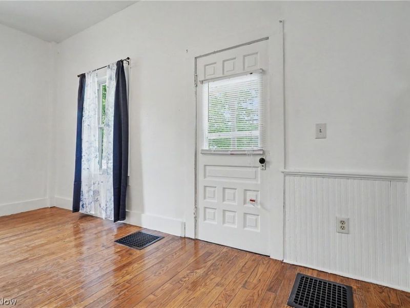 9470 Tallmadge Road, Diamond, OH 44412 Photo 22