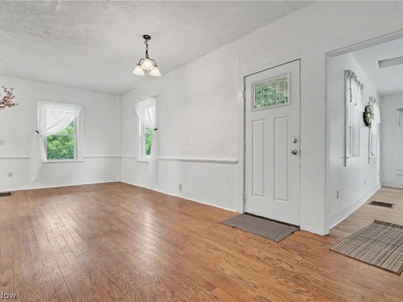 9470 Tallmadge Road, Diamond, OH 44412 Photo 29
