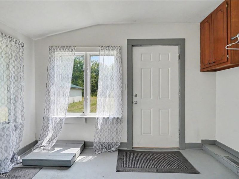9470 Tallmadge Road, Diamond, OH 44412 Photo 35