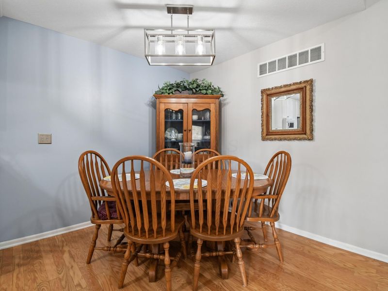 709 Kildow Court, Ashville, OH 43103 Photo 6