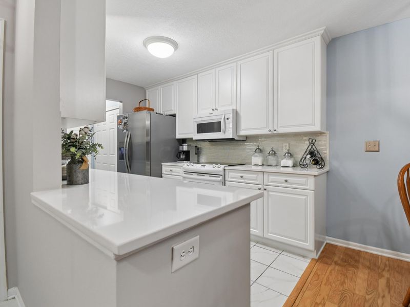 709 Kildow Court, Ashville, OH 43103 Photo 7