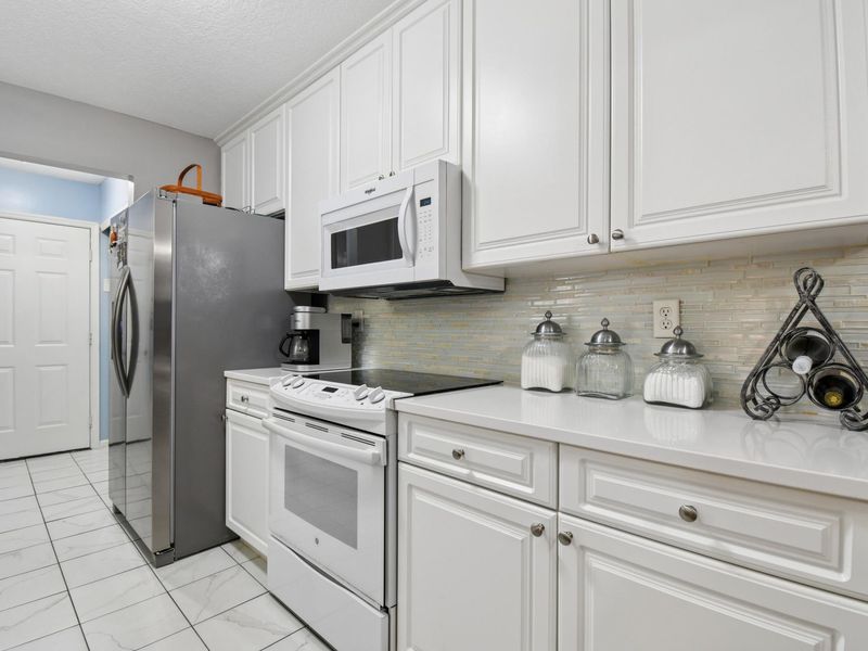 709 Kildow Court, Ashville, OH 43103 Photo 8