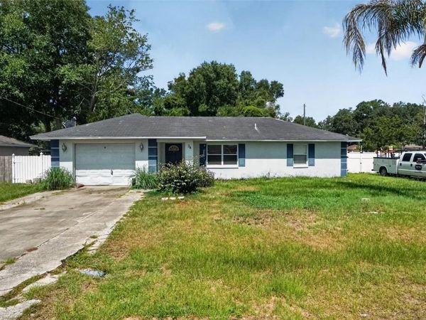 24 PECAN COURSE LOOP , OCALA, FL 34472