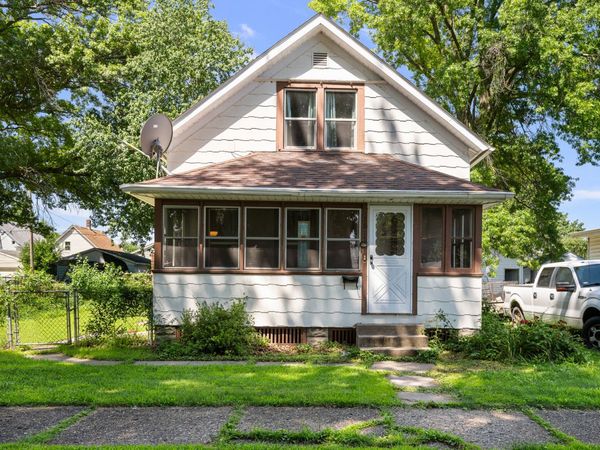 1815 4th Street , Moline, IL 61265
