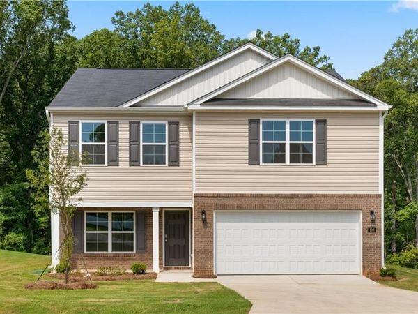 307 Balsam Fir Court , Thomasville, NC 27360