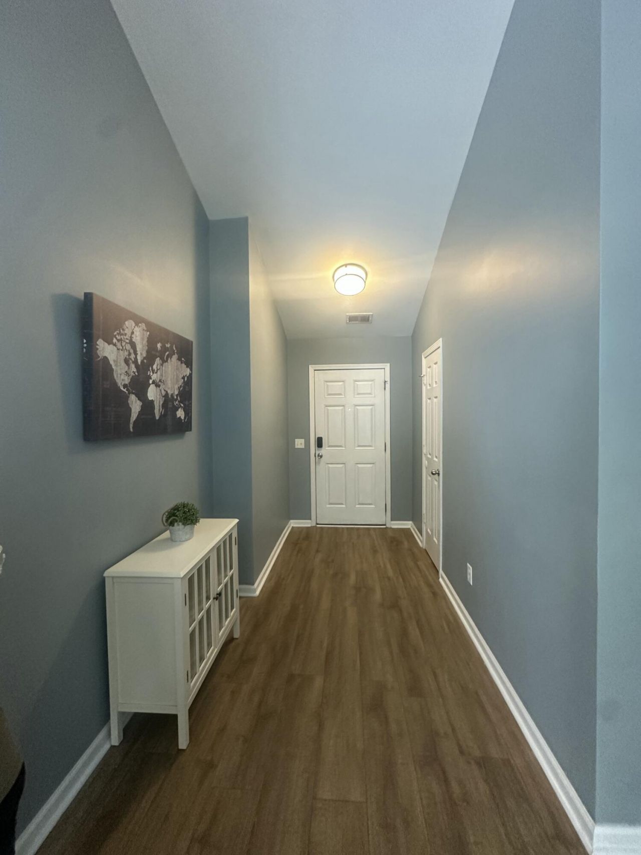 244 Avonshire Drive Photo 3