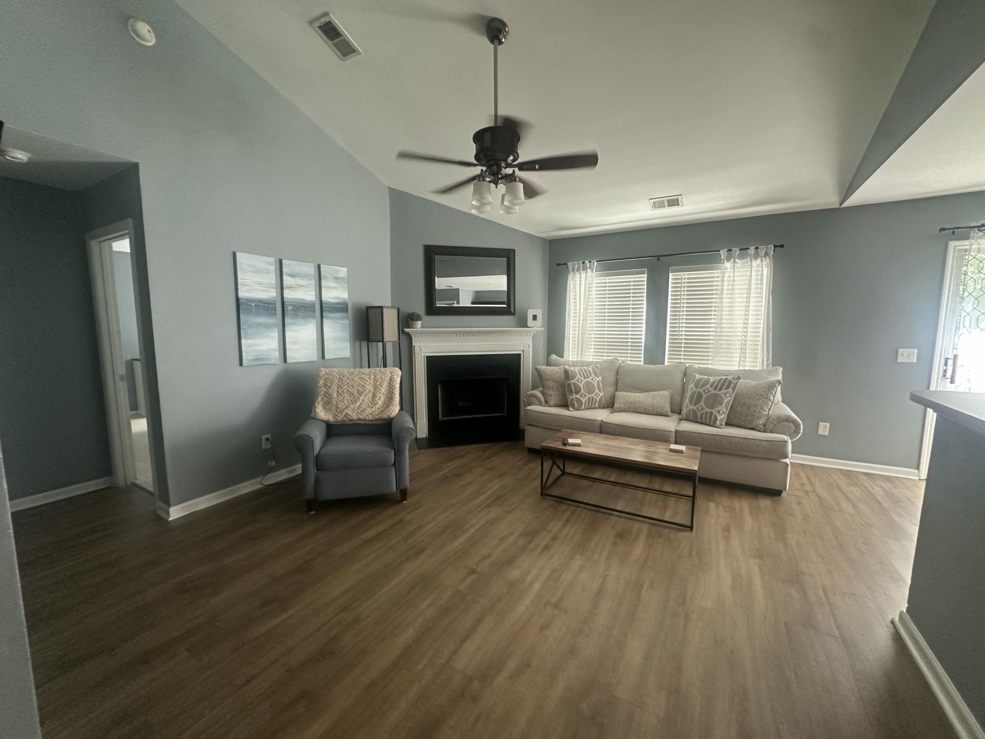 244 Avonshire Drive Photo 4