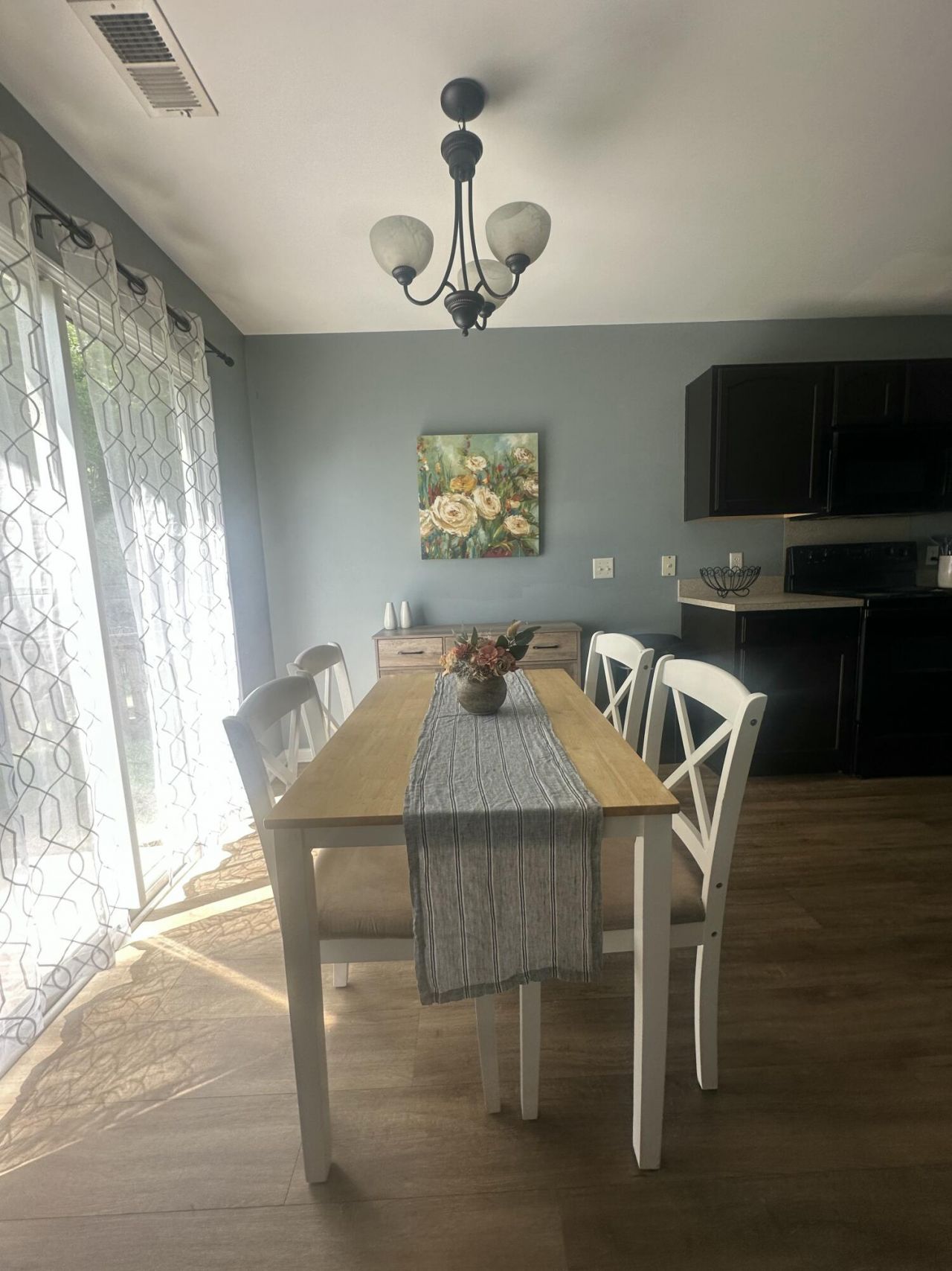 244 Avonshire Drive Photo 5