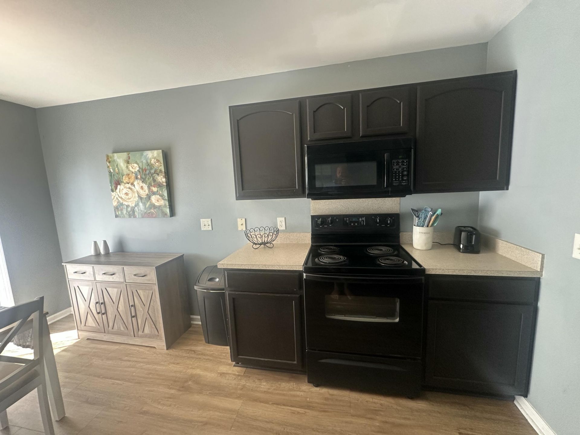 244 Avonshire Drive Photo 8