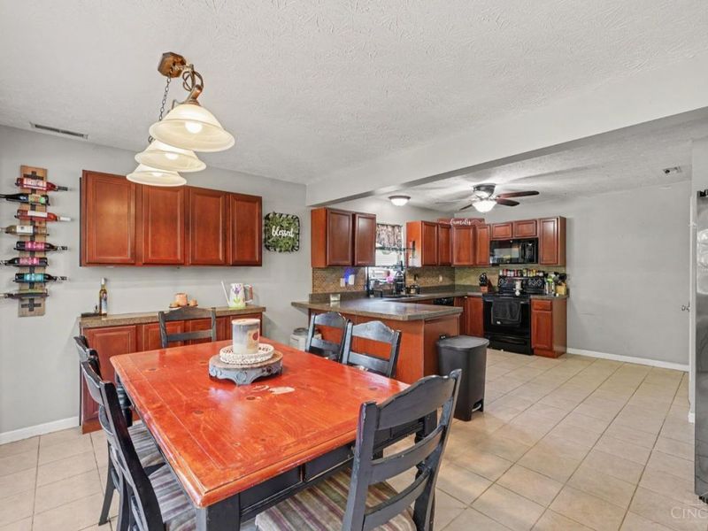 5813 Hall Court, Goshen Twp, OH 45140 Photo 11