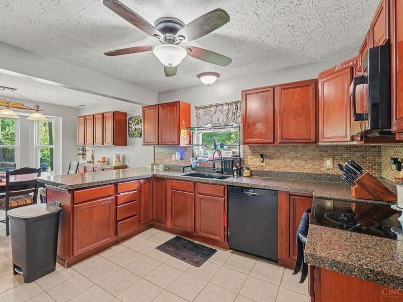 5813 Hall Court, Goshen Twp, OH 45140 Photo 12