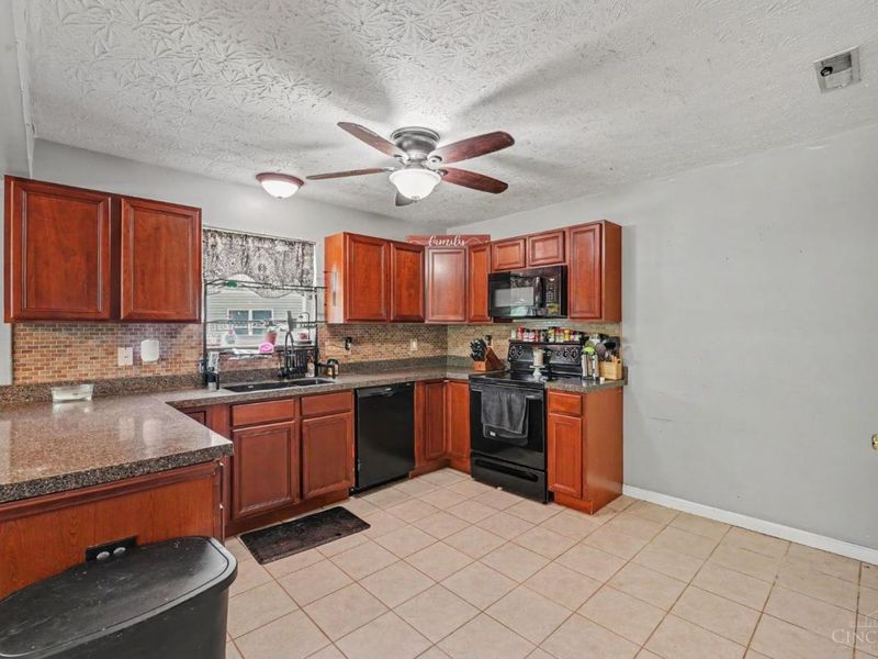 5813 Hall Court, Goshen Twp, OH 45140 Photo 13