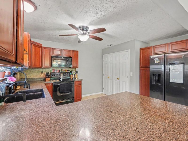 5813 Hall Court, Goshen Twp, OH 45140 Photo 14